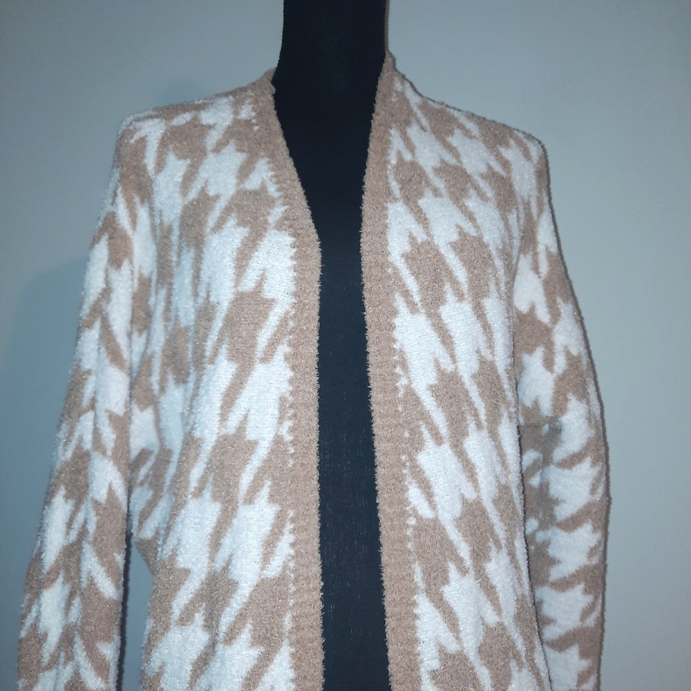 Tan and white open front cardigan